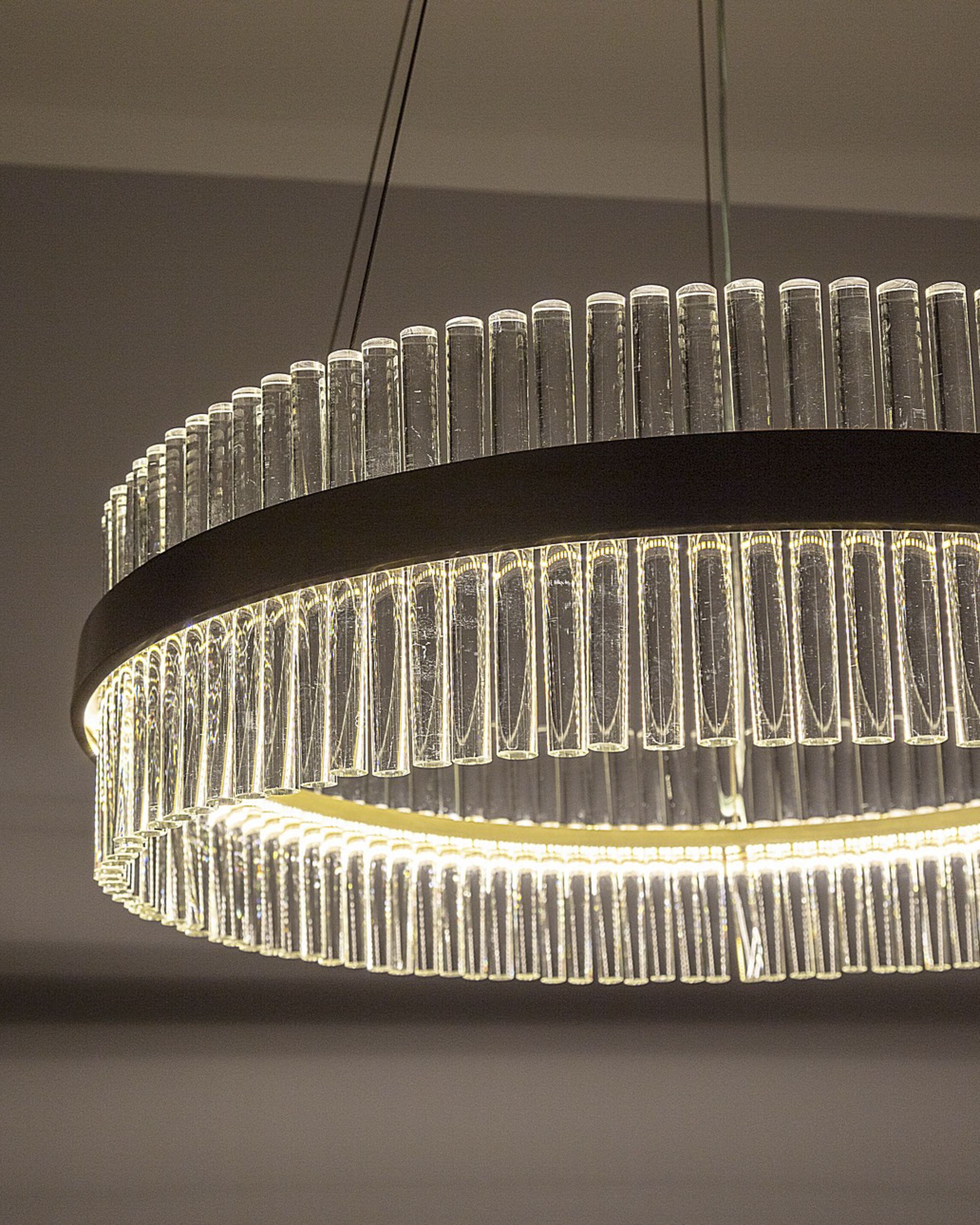 Závěsná lampa Imperior 75cm (hover)
