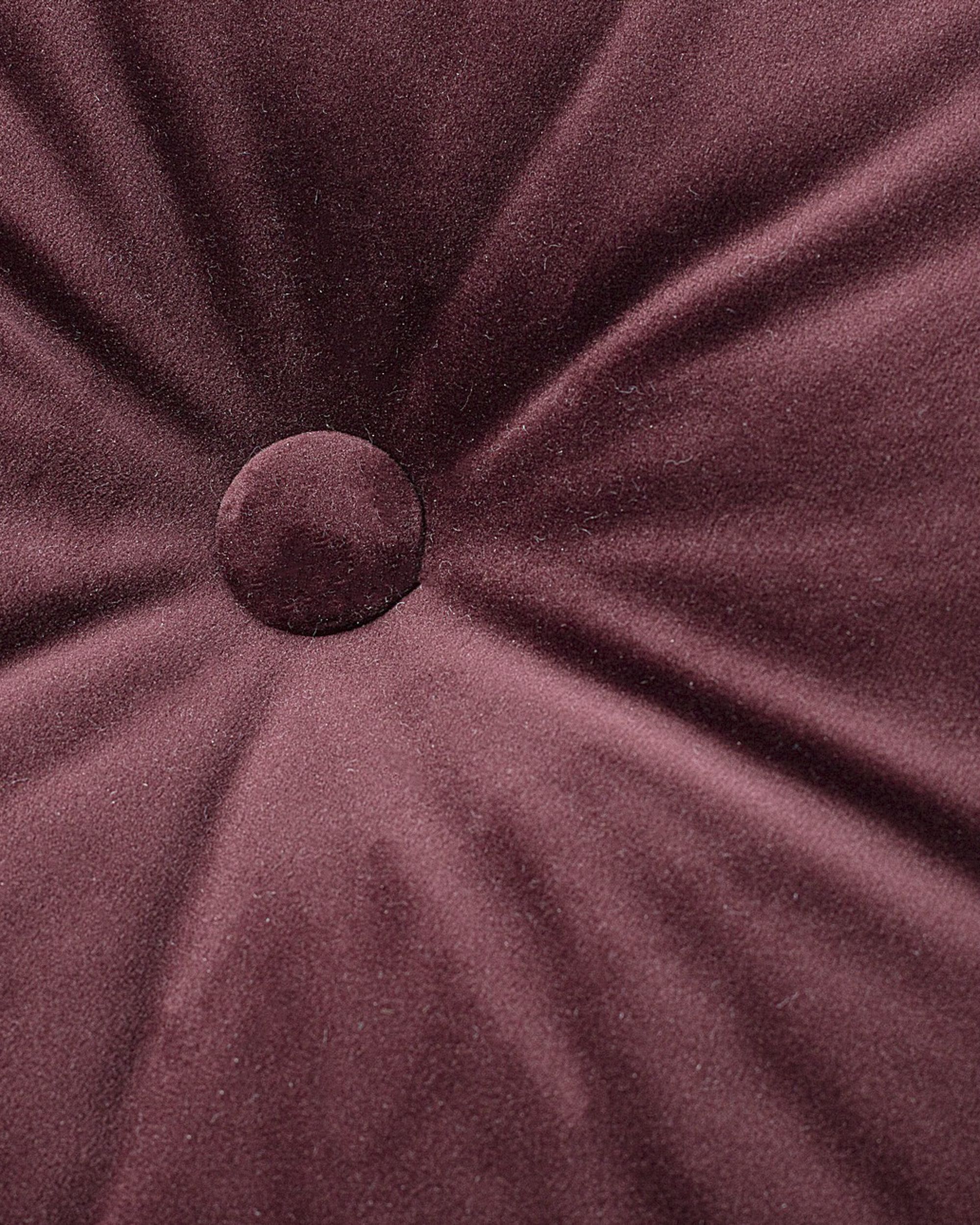 Sametový polštář s knoflíkem barva červená látka lesklé, sametová (hover)