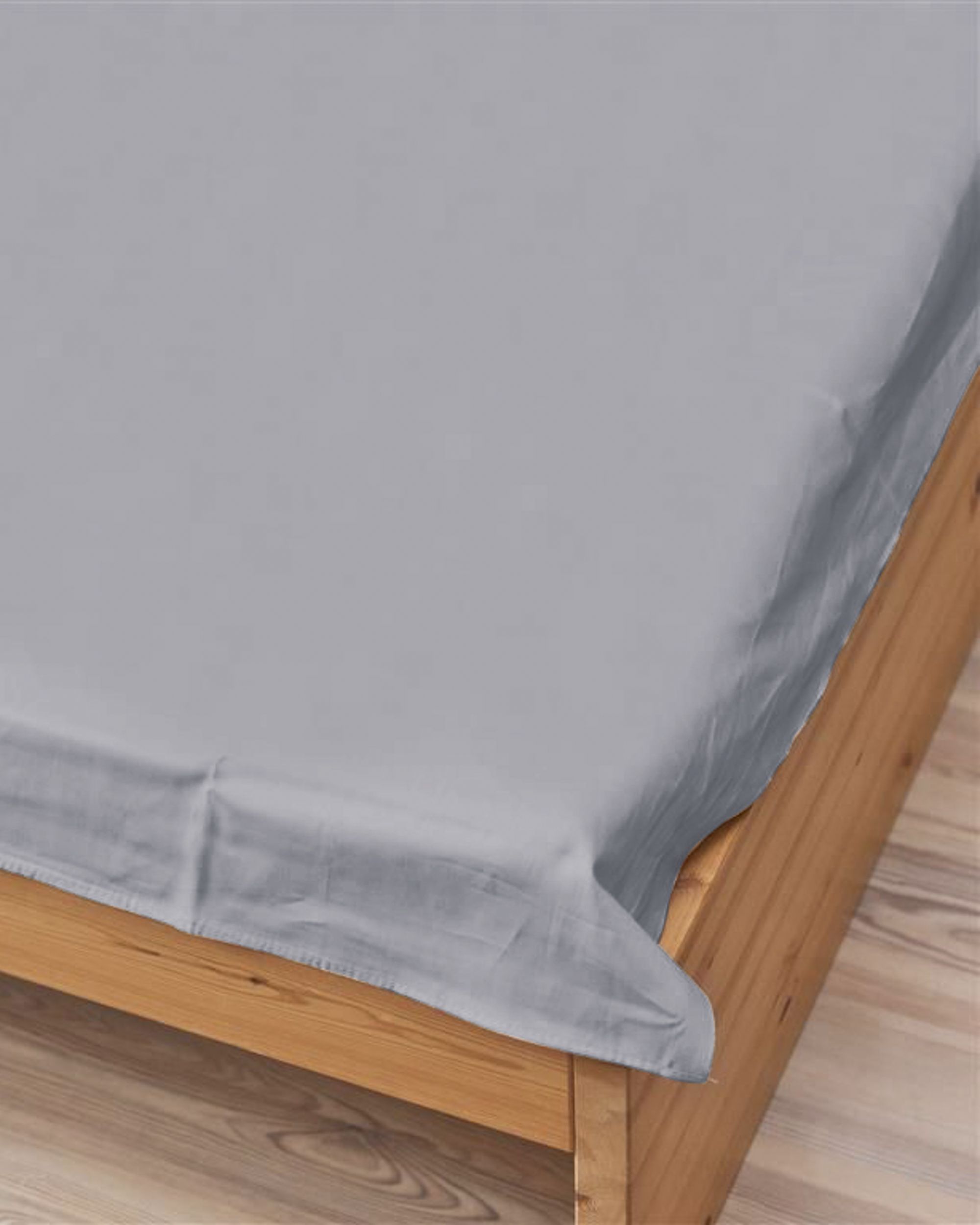 Rovné saténové prostěradlo světle šedé 200 × 220 cm