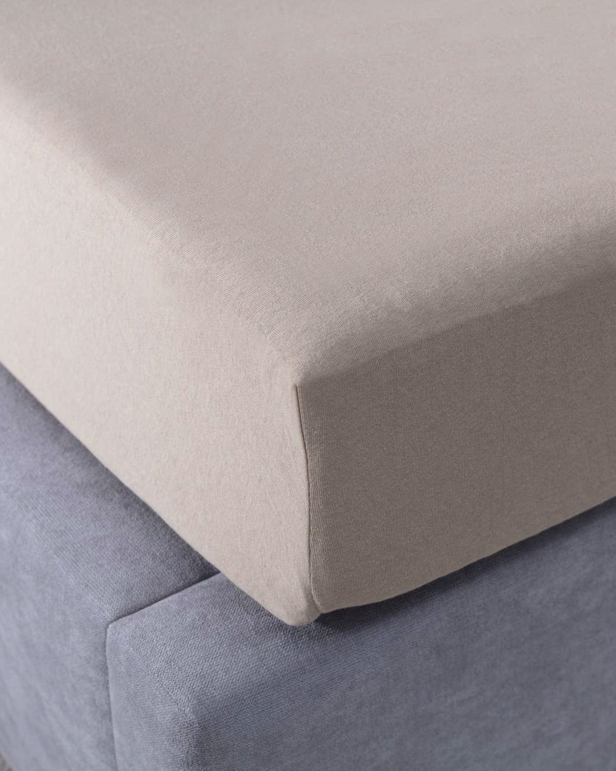 Jersey napínací prostěradlo Jerry 180 × 200 cm beige