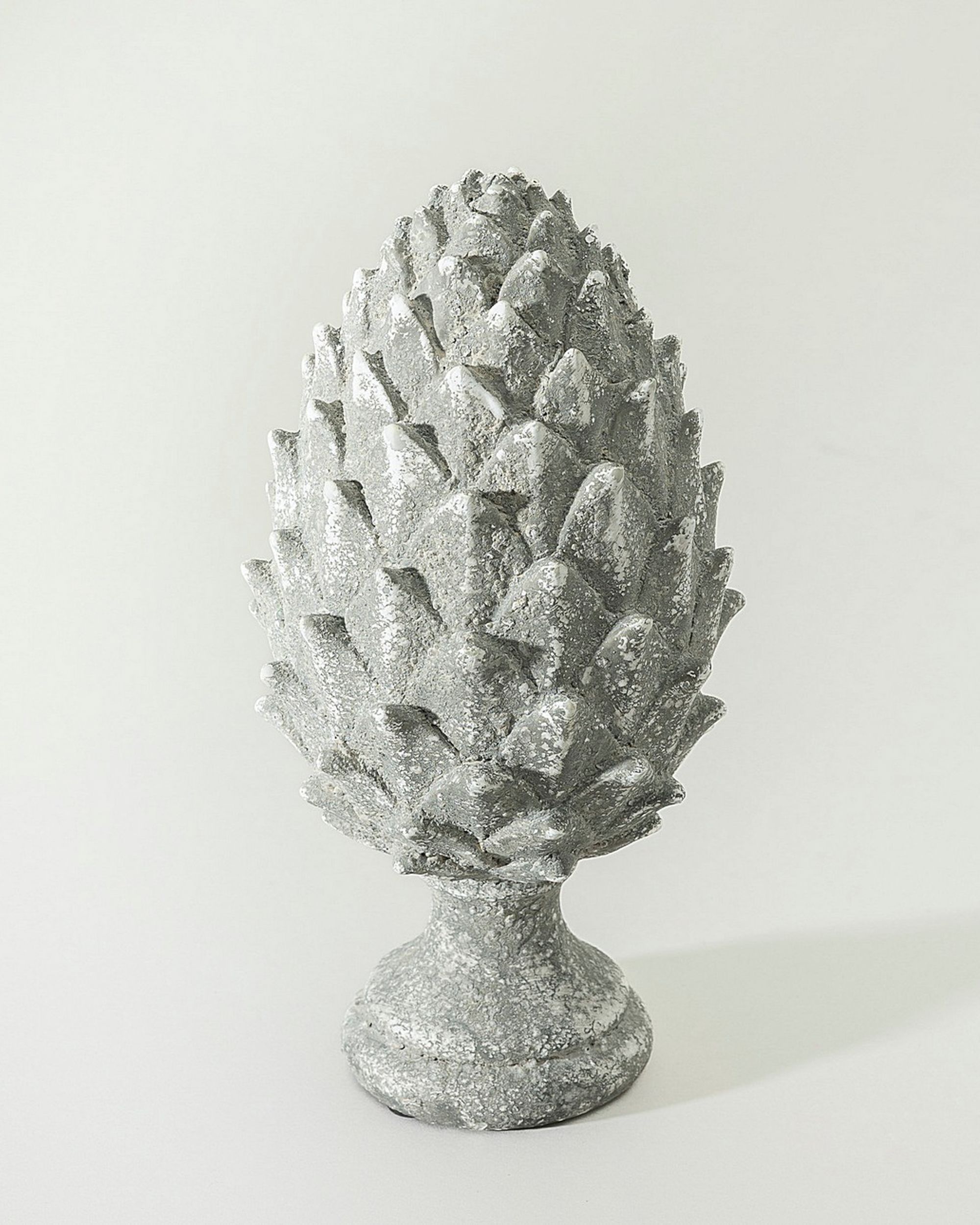 Dekorativní figurka Pinecone Grey 15x15x30 cm