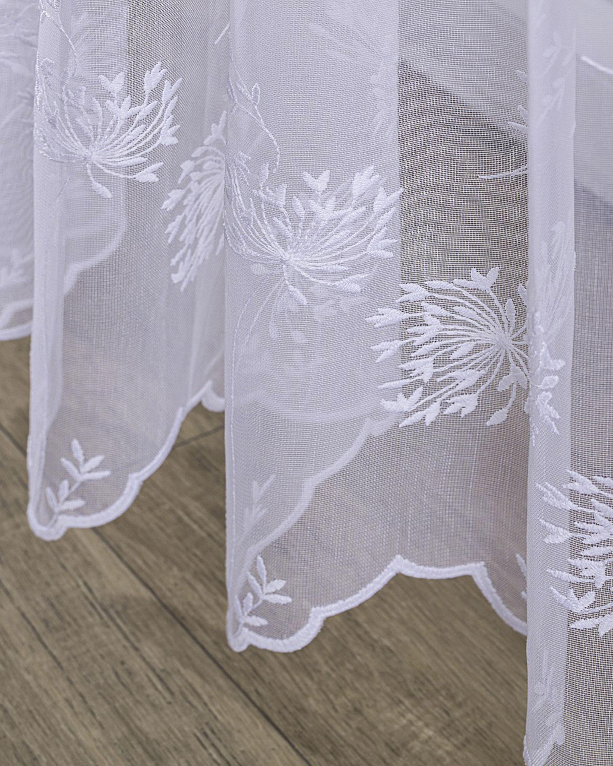 Záclona voálová jednoduchá s řasící páskou barva bílá látka poloprůhledná, pletený vzor, vzorované (hover)